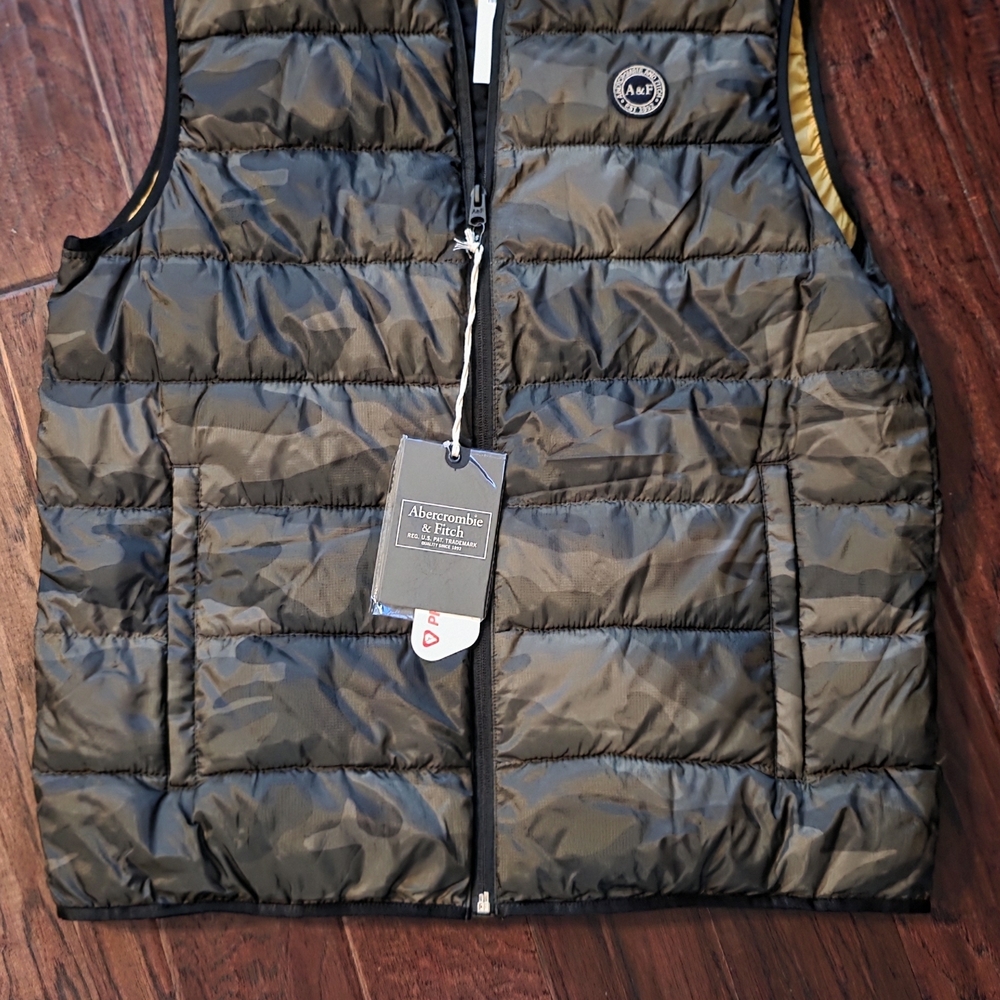 Abercrombie & Fitch Kids Olive Puffer Vest